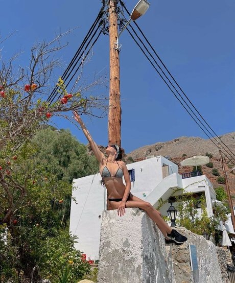 brunette pussy onlyfans nude images