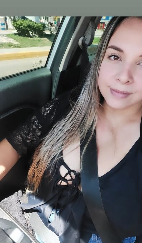 dripping wet pussy onlyfans nude archive