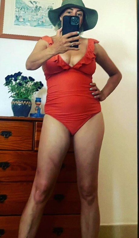 Sarah Cawood xxx model pic