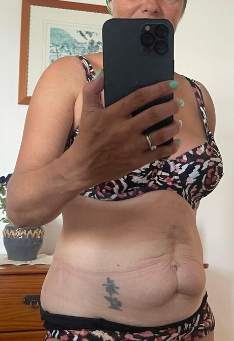 Sarah Cawood hot model archive