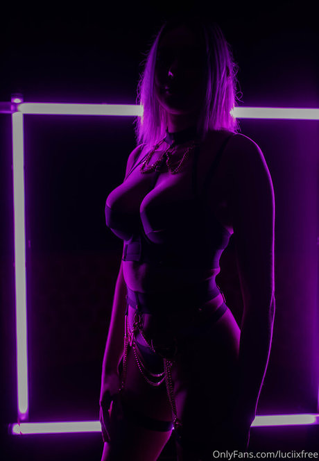 luciixpromos model image