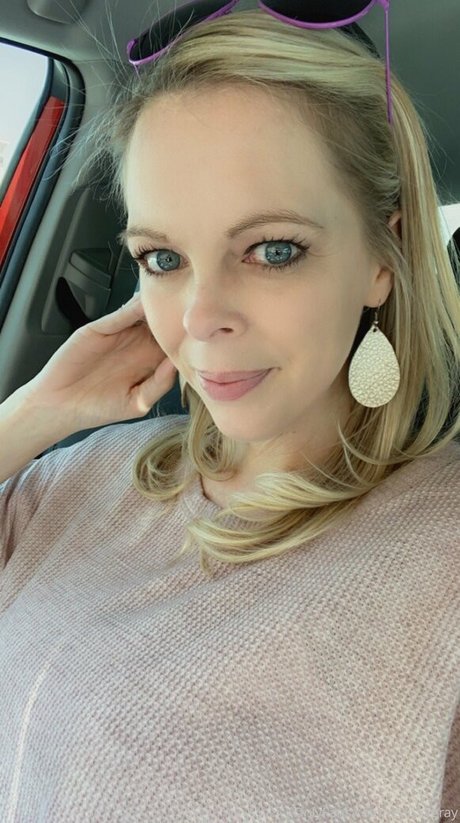 realskygray model hot image