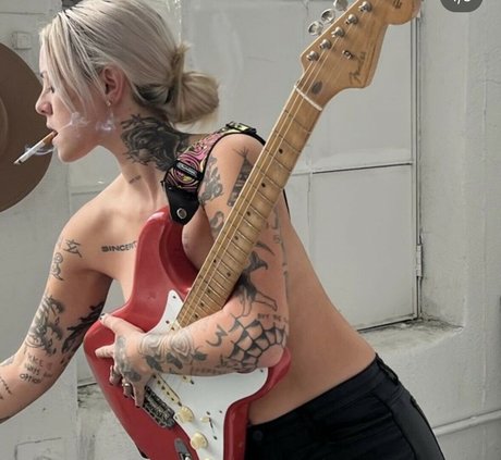 Lauren Sanderson free star img