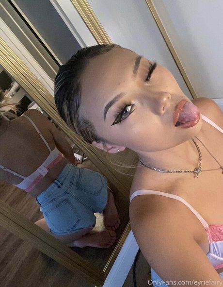 siamesesluts sex star pics