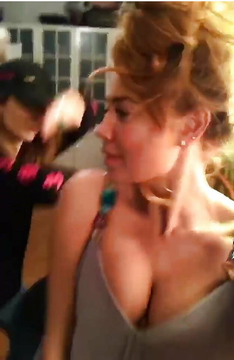 strip nude onlyfans hot xxx picture