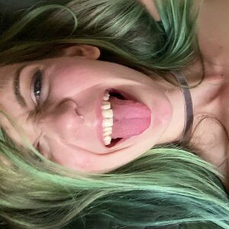 EveElliot model art images