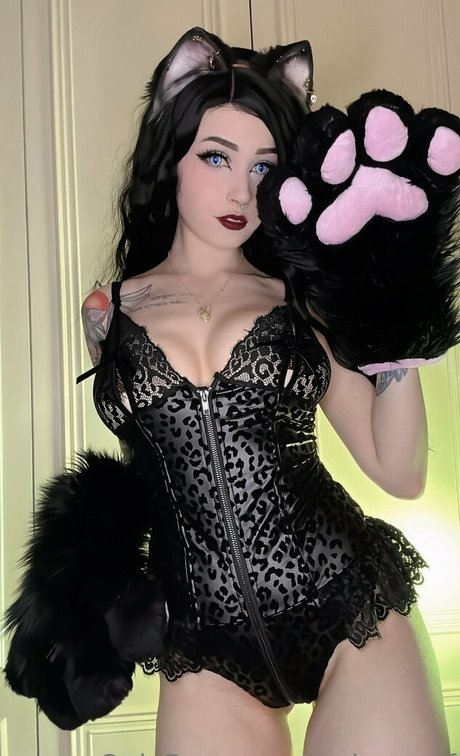 Emberwolf nudes model photos