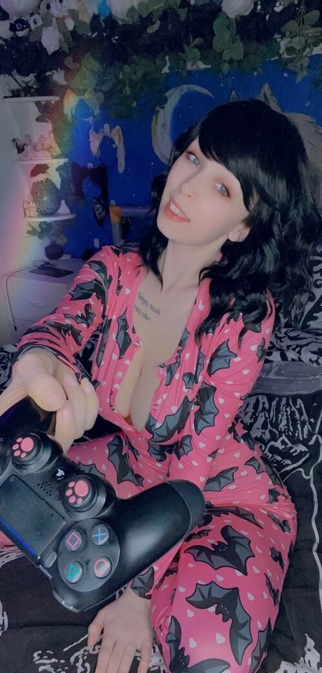 Emberwolf naked pornstar gallery