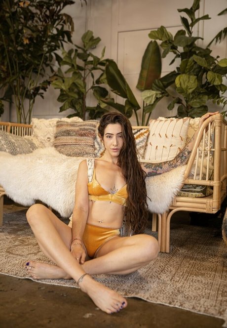 littleastronaut sexy actress picture