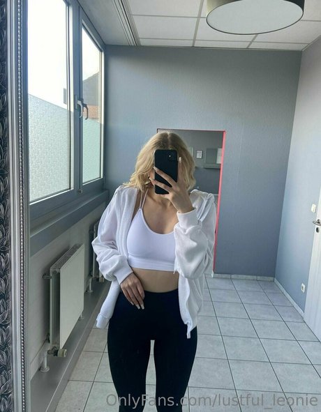 lustful leonie perfect actress pics