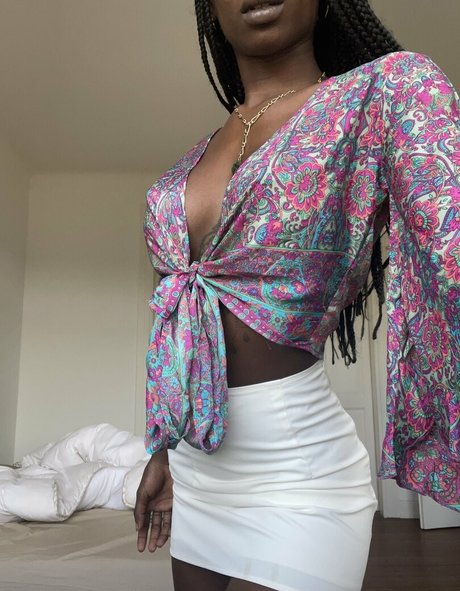 hard nipples onlyfans sexy xxx images