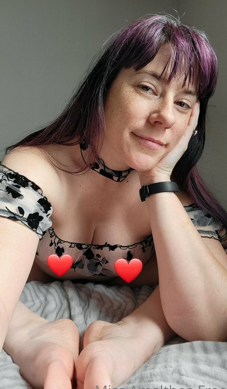 miss amalthea free naked model images