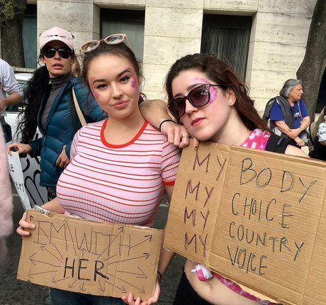 Julia F star erotic photos