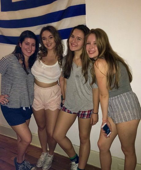 Julia F exclusive star pics