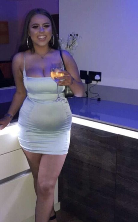 Emma W nude actress photos