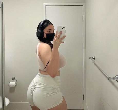 Carragh star nude img