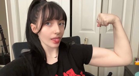 nsfwgoth nude actress img