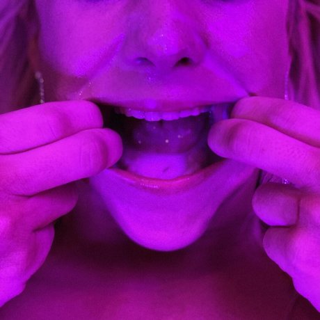 skyluxxe star pornographic pic