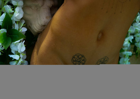 skyluxxe model pictures