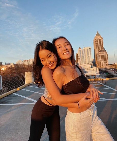 Marissa Ren pretty model photo