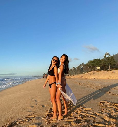 Marissa Ren model high quality image