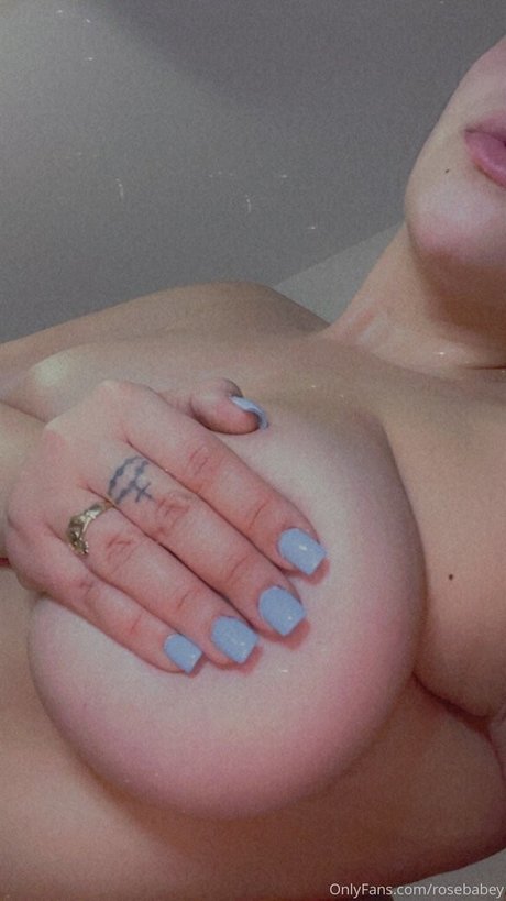 Rosebabey xxx pornstar picture