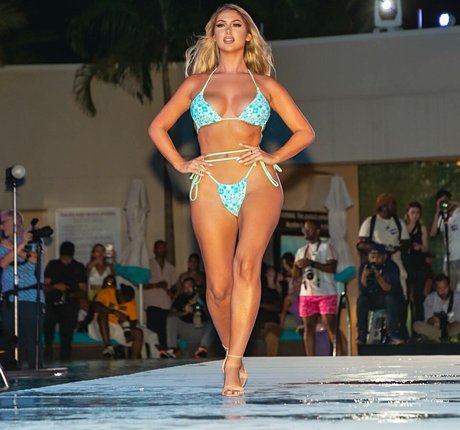 Patricia Pearl exclusive model images