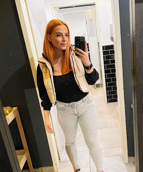 Sarah Neuhaus high quality star img