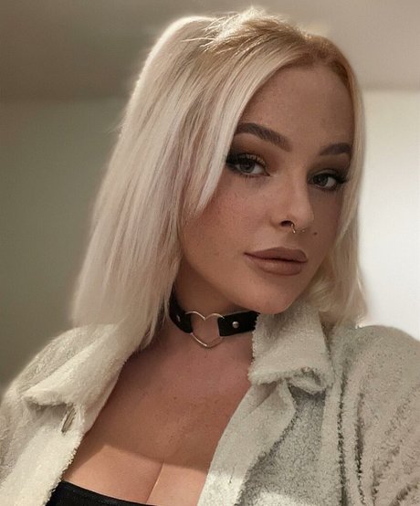 curvy shemale onlyfans art nude images