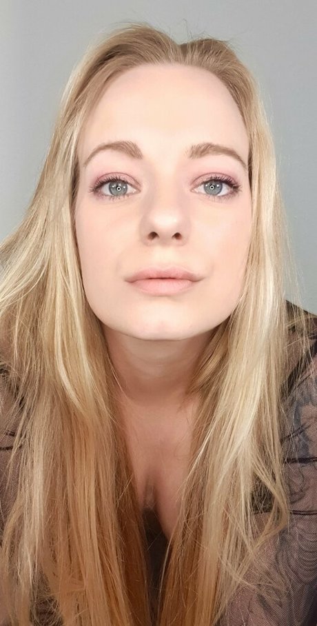 sweet miaxxx pornstar erotic gallery