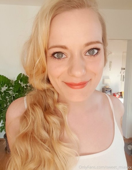 sweet miaxxx xxx actress photos