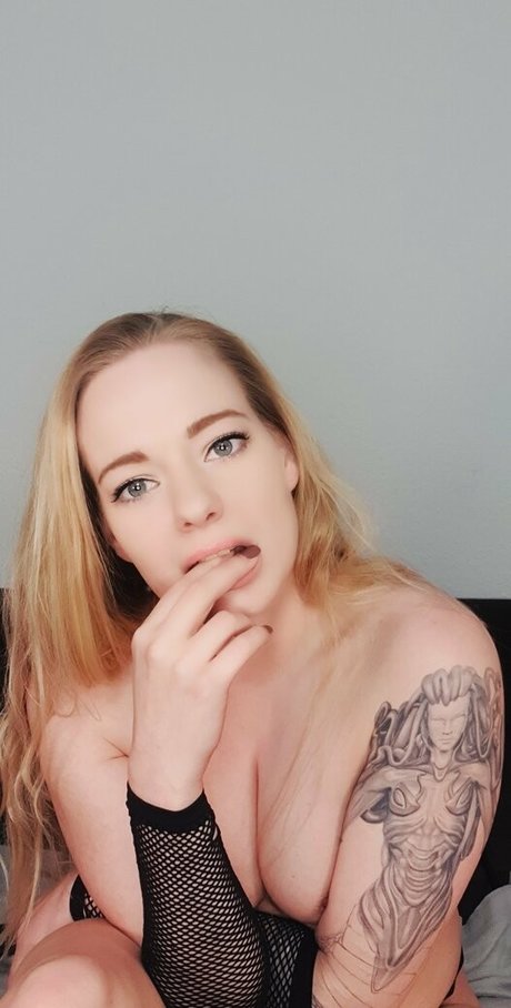 sweet miaxxx perfect star pics