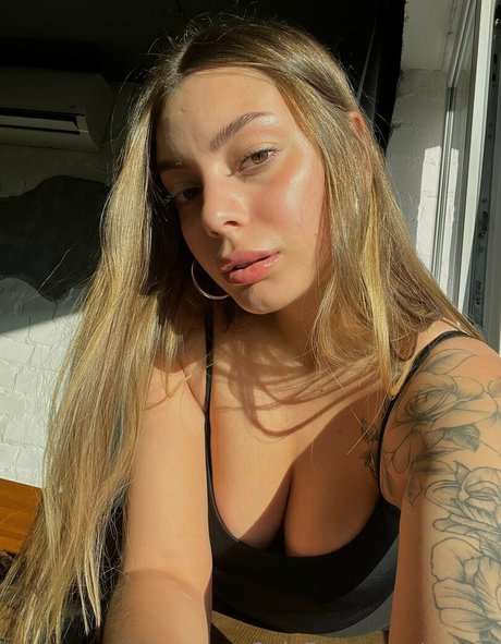 carinacremme adult actress gallery