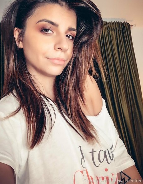 diaryofalexacreed model pornographic images