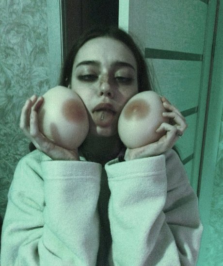 amanitalis model sexy img