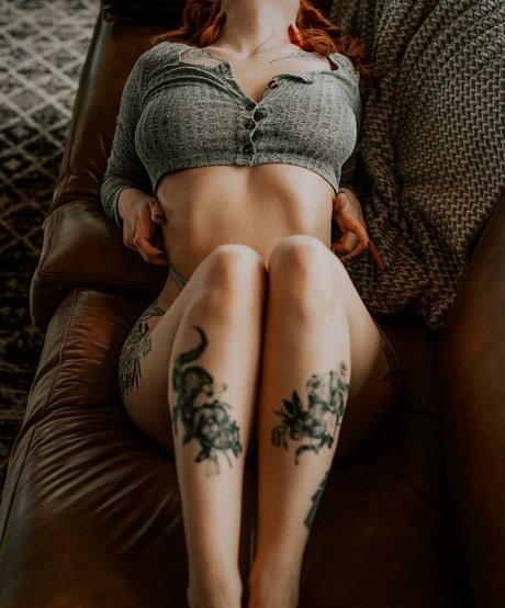 Spooky Foxx art star pictures