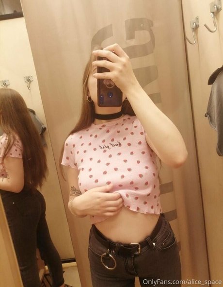 alicespace model pornographic photos