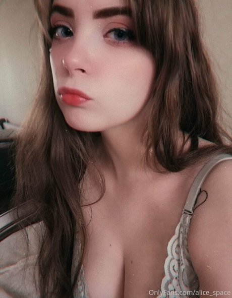alicespace nude star photo