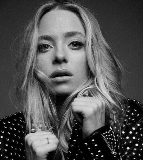 Portia Doubleday Best Profile Photo
