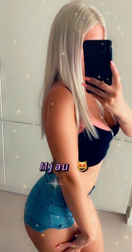 eating onlyfans sexy xxx img