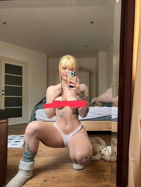 yourgirlnextdoorlau model exclusive archive