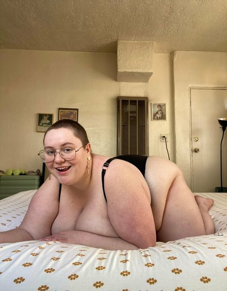 chubbyfrogprincess hd actress images