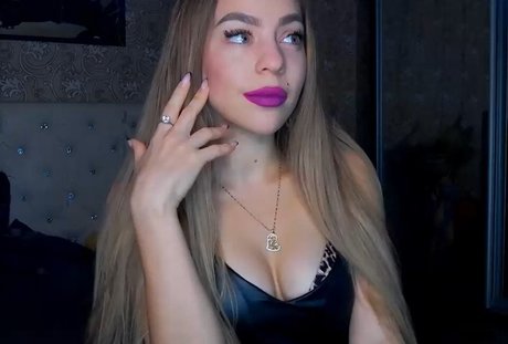 Girlhomealone pretty pornstar image