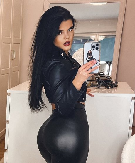 petite slut onlyfans best pictures