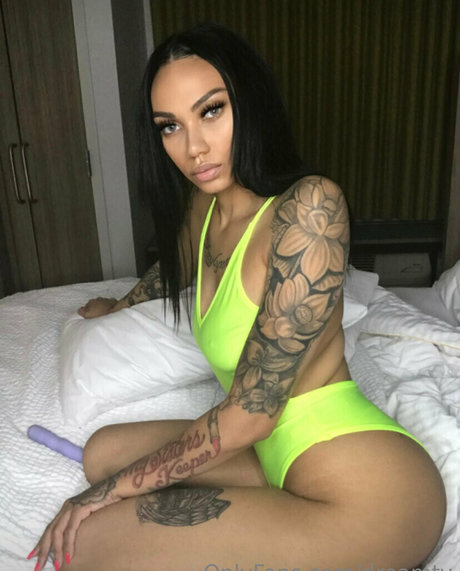 dreamty pornographic model photo