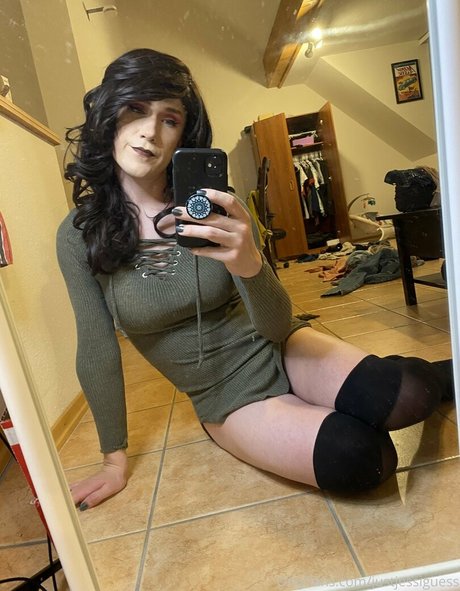 curvy shemale onlyfans naked gallery