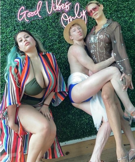 Sheila L nice star pictures