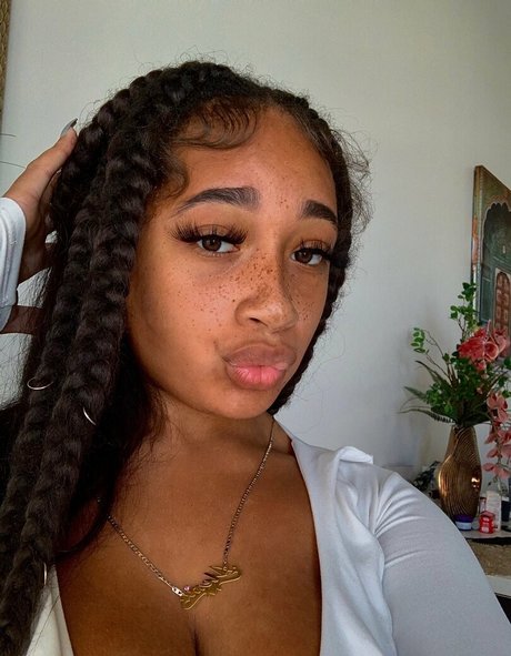 eating onlyfans hot img