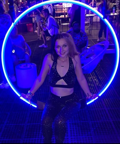 Danni Rivers porn actress archive