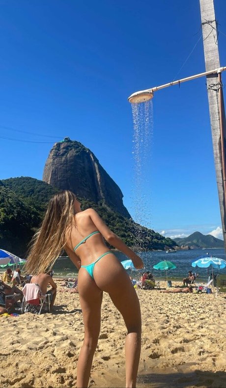 Larissa Ribas sexy model picture